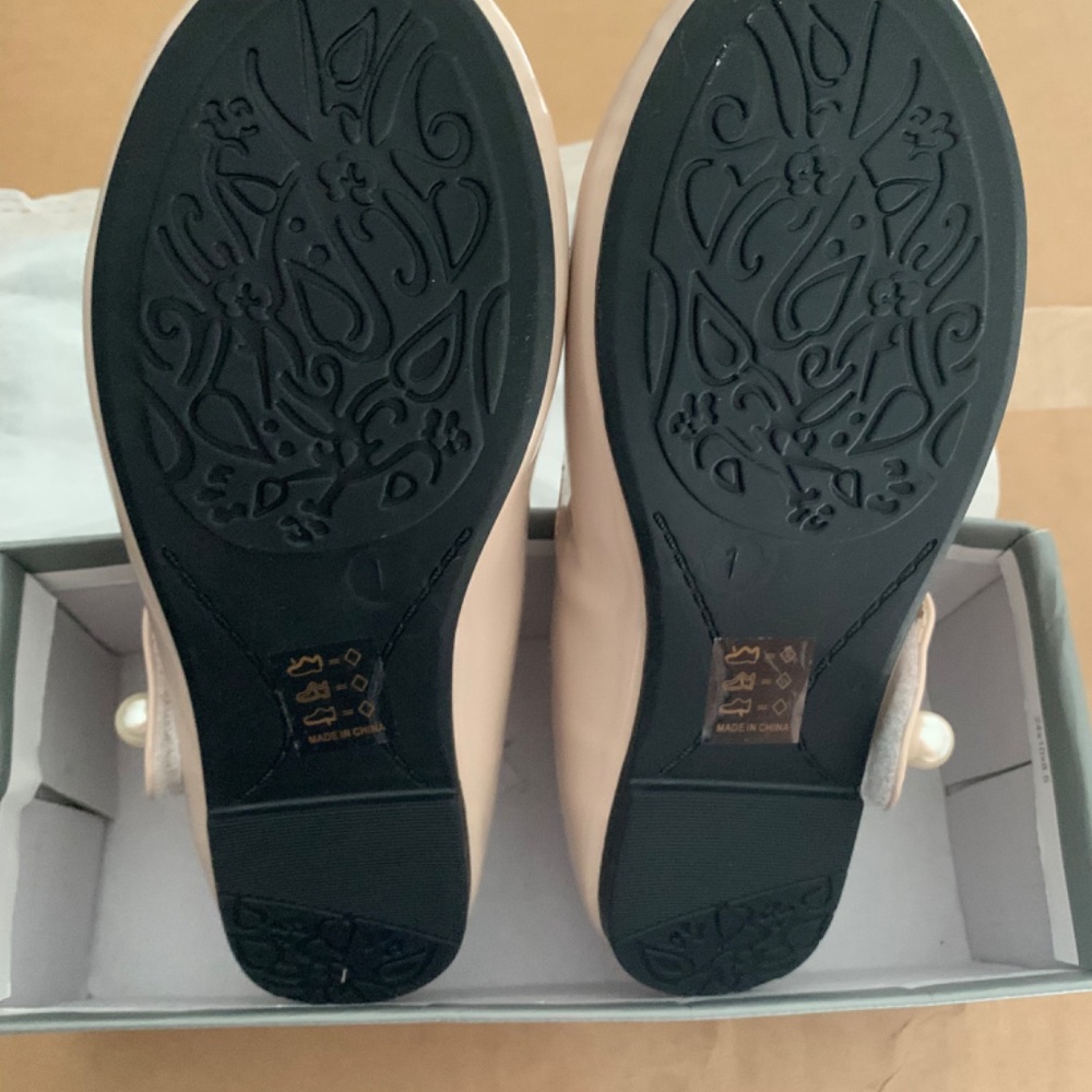 Flats - Picture 2 of 6